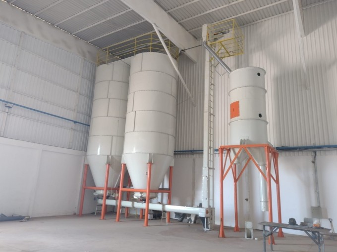Silos metálicos de armazenamento de farináceos